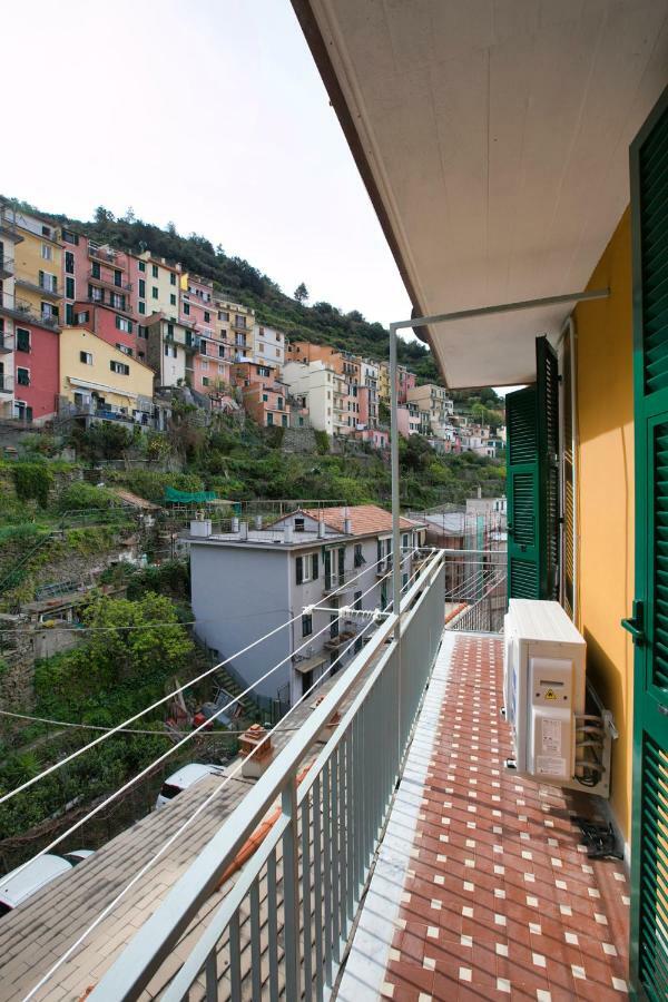 Willy'S Apartment Manarola Bagian luar foto