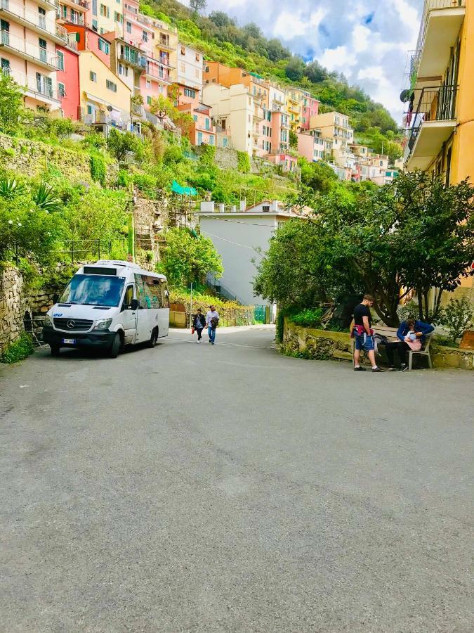 Willy'S Apartment Manarola Bagian luar foto